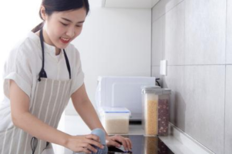 辽宁找高端家庭保姆｜护老保姆｜做饭阿姨｜家务保姆｜推荐沈阳静恩家政公司靠谱口碑好