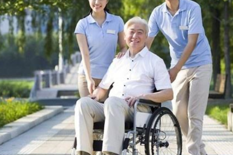 辽宁给卧床半自理老人找护老保姆护工｜推荐沈阳静恩家政公司口碑好